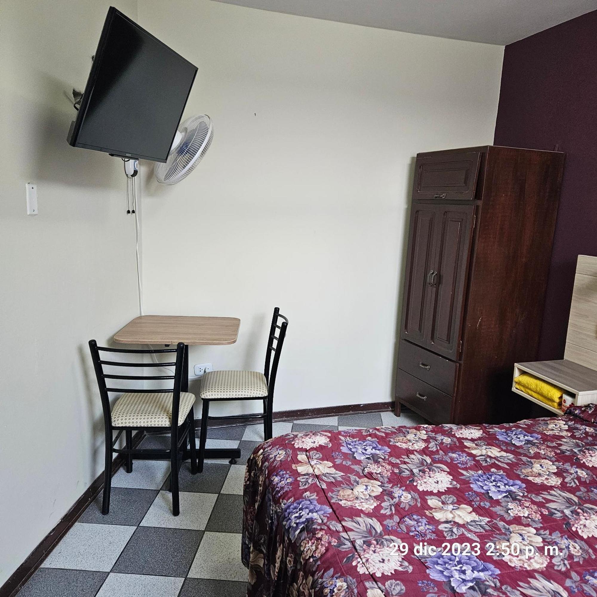 Hostal La Cascada Lima Exterior foto